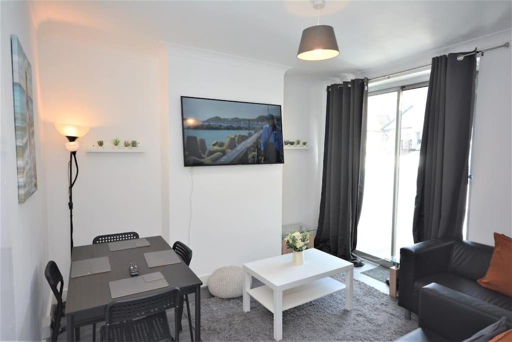 4 Bedroom House In East Londres Exterior foto